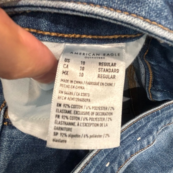 American Eagle size10 distressed super stretch jeans - Picture 2 of 4